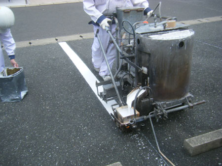 駐車場ライン引き工事